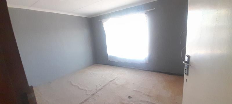 To Let 4 Bedroom Property for Rent in Moleleki Gauteng