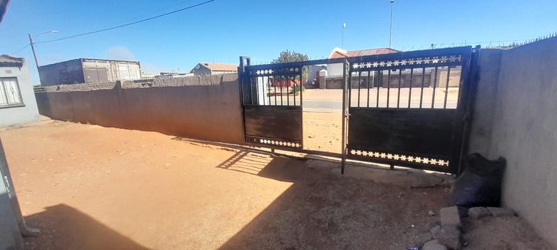 To Let 4 Bedroom Property for Rent in Moleleki Gauteng
