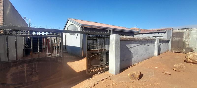 To Let 4 Bedroom Property for Rent in Moleleki Gauteng