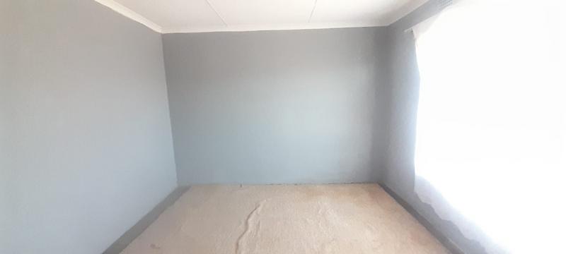 To Let 4 Bedroom Property for Rent in Moleleki Gauteng