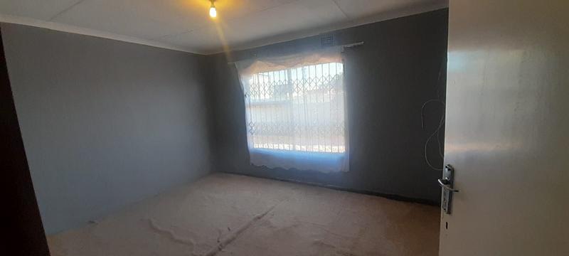 To Let 4 Bedroom Property for Rent in Moleleki Gauteng