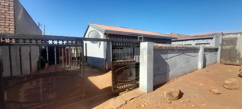 To Let 4 Bedroom Property for Rent in Moleleki Gauteng