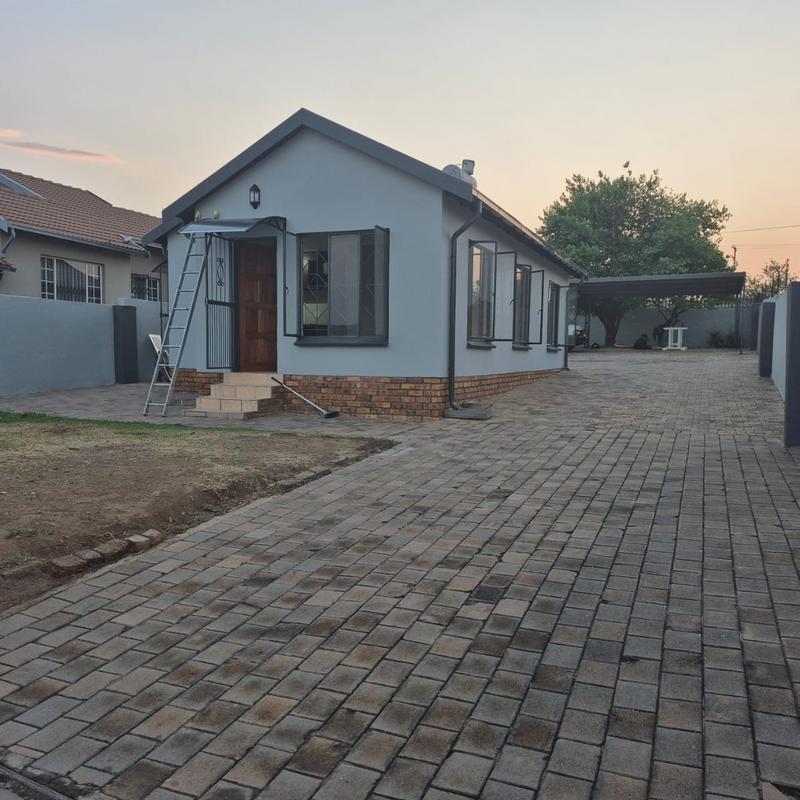 3 Bedroom Property for Sale in Olievenhoutbosch Gauteng