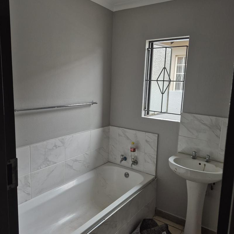 3 Bedroom Property for Sale in Olievenhoutbosch Gauteng