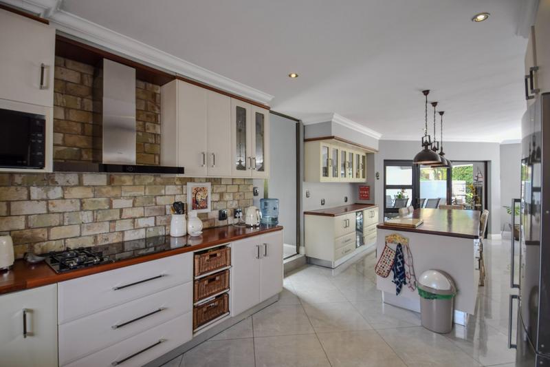 5 Bedroom Property for Sale in Midstream Estate Gauteng