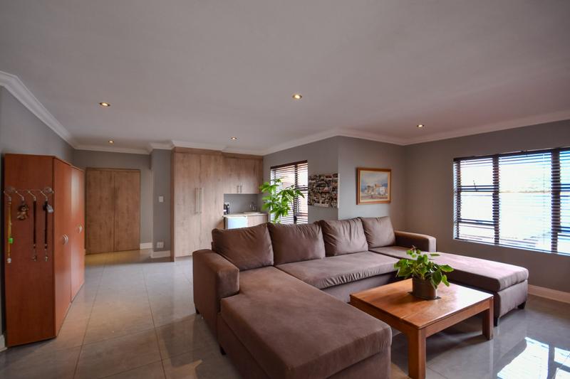 5 Bedroom Property for Sale in Midstream Estate Gauteng
