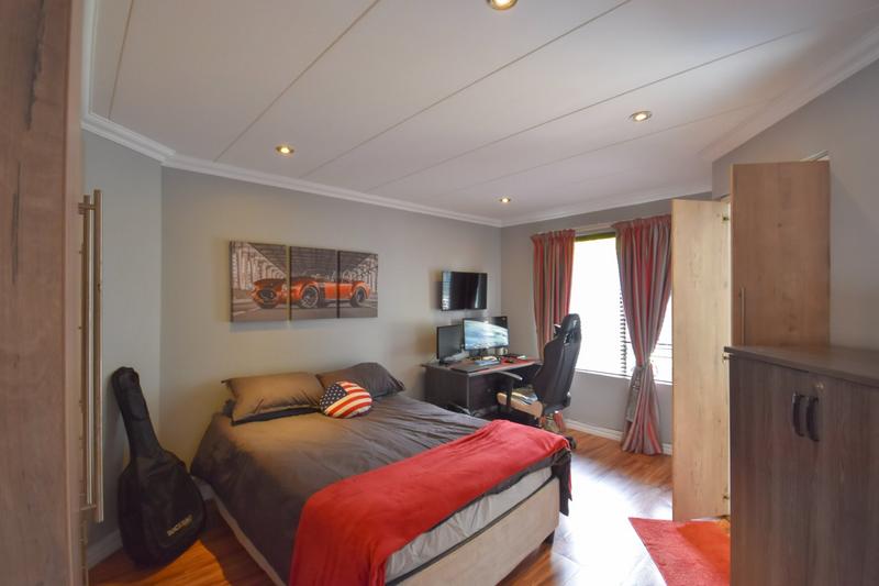 5 Bedroom Property for Sale in Midstream Estate Gauteng