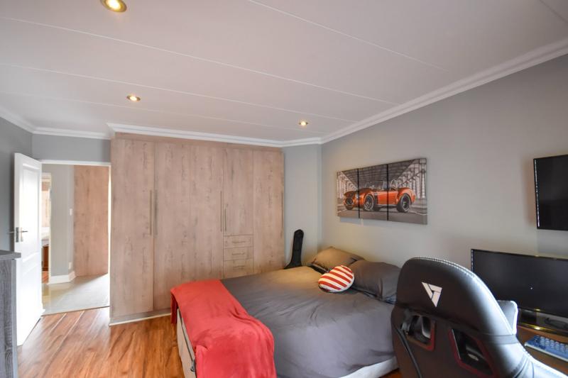 5 Bedroom Property for Sale in Midstream Estate Gauteng