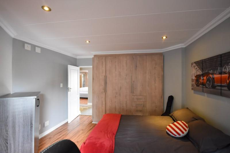 5 Bedroom Property for Sale in Midstream Estate Gauteng
