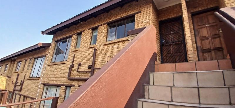 2 Bedroom Property for Sale in Meredale Gauteng