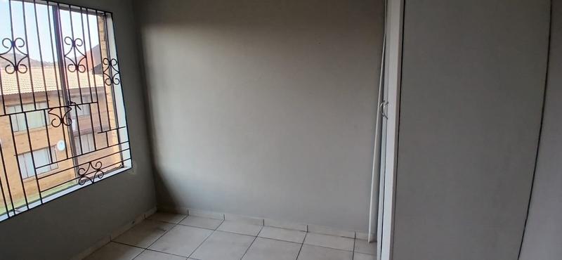 2 Bedroom Property for Sale in Meredale Gauteng