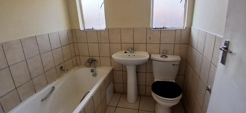 2 Bedroom Property for Sale in Meredale Gauteng