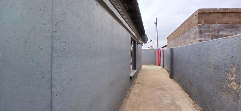 4 Bedroom Property for Sale in Kagiso Gauteng