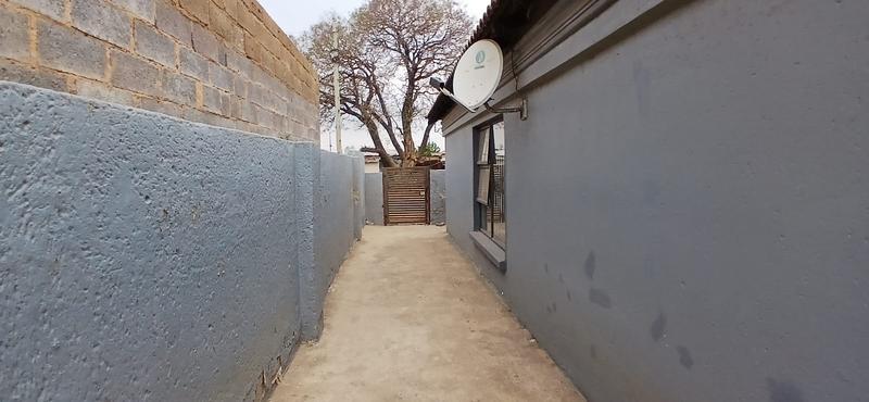 4 Bedroom Property for Sale in Kagiso Gauteng