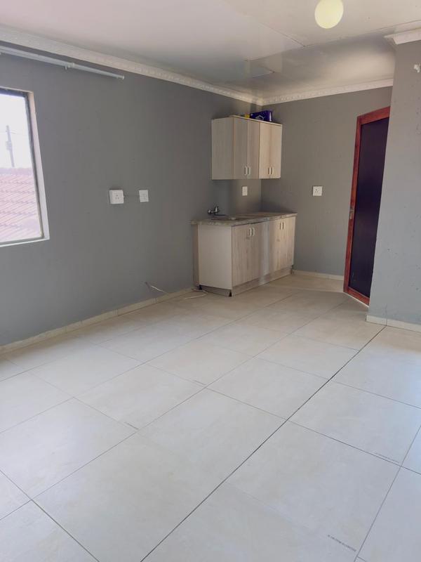 To Let 3 Bedroom Property for Rent in Zakariyya Park Gauteng