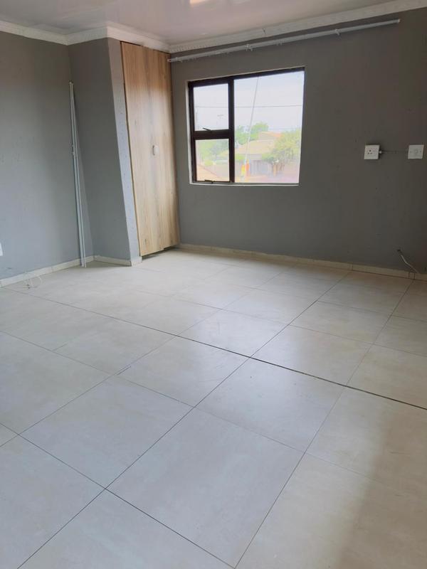 To Let 3 Bedroom Property for Rent in Zakariyya Park Gauteng