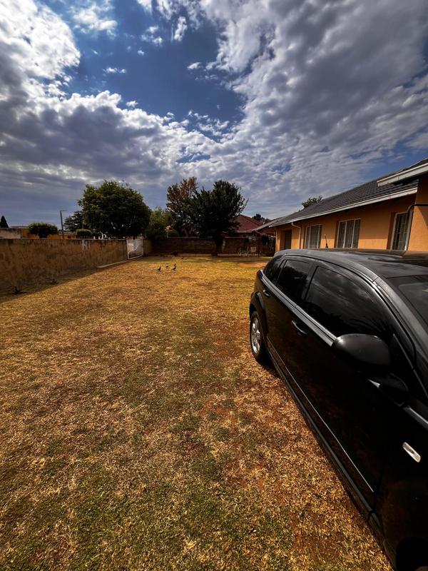 To Let 3 Bedroom Property for Rent in Zakariyya Park Gauteng