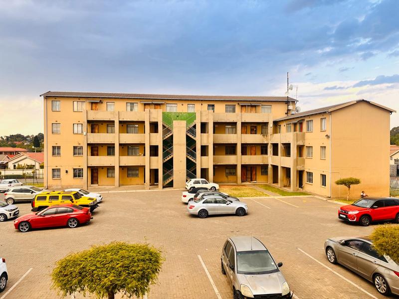 To Let 2 Bedroom Property for Rent in Fleurhof Gauteng