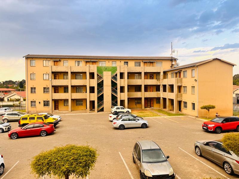 To Let 2 Bedroom Property for Rent in Fleurhof Gauteng