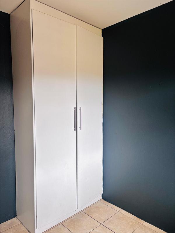 To Let 2 Bedroom Property for Rent in Fleurhof Gauteng