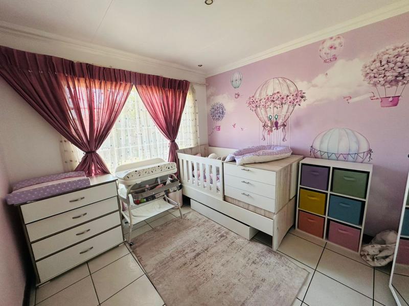 6 Bedroom Property for Sale in Parkhill Gardens Gauteng