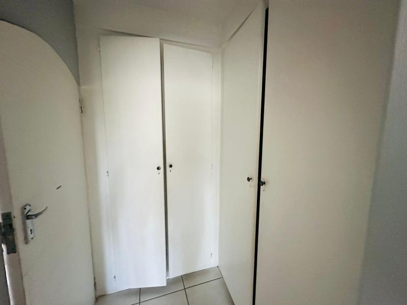 6 Bedroom Property for Sale in Parkhill Gardens Gauteng