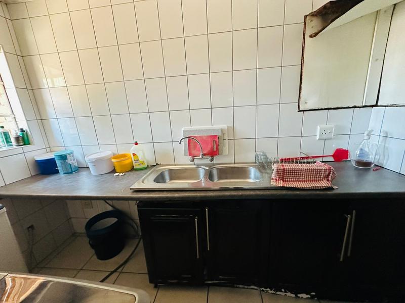 6 Bedroom Property for Sale in Parkhill Gardens Gauteng