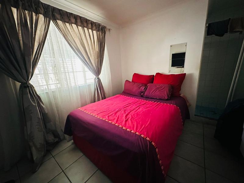 6 Bedroom Property for Sale in Parkhill Gardens Gauteng