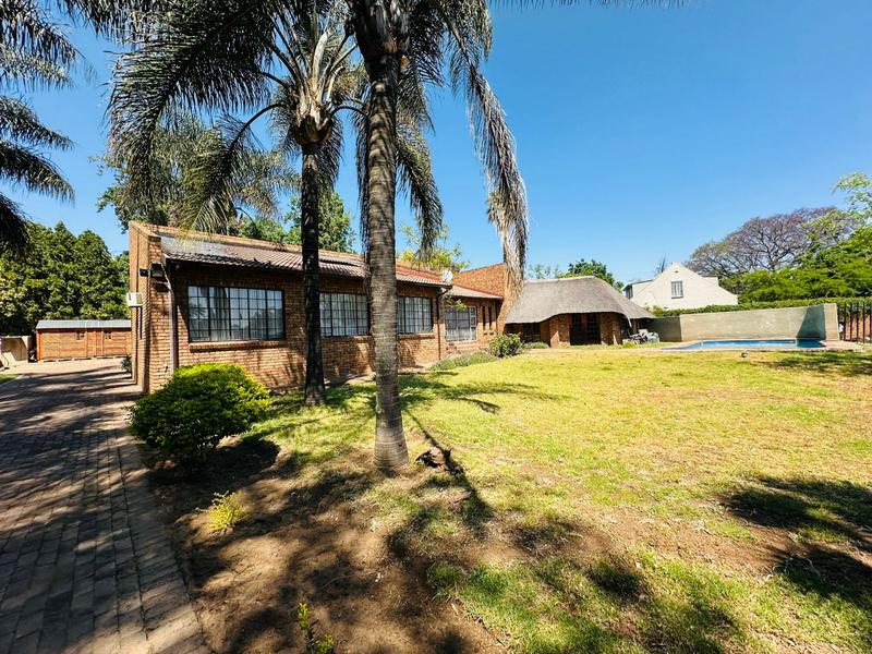 6 Bedroom Property for Sale in Parkhill Gardens Gauteng