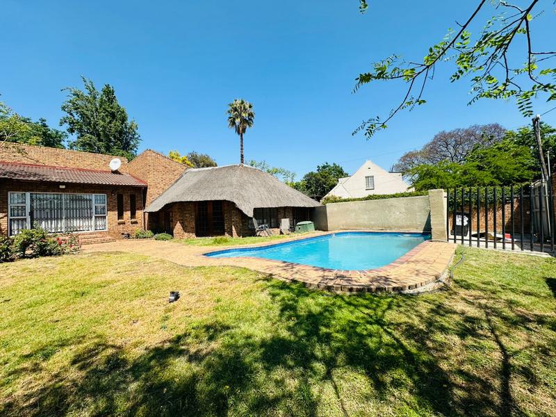 6 Bedroom Property for Sale in Parkhill Gardens Gauteng