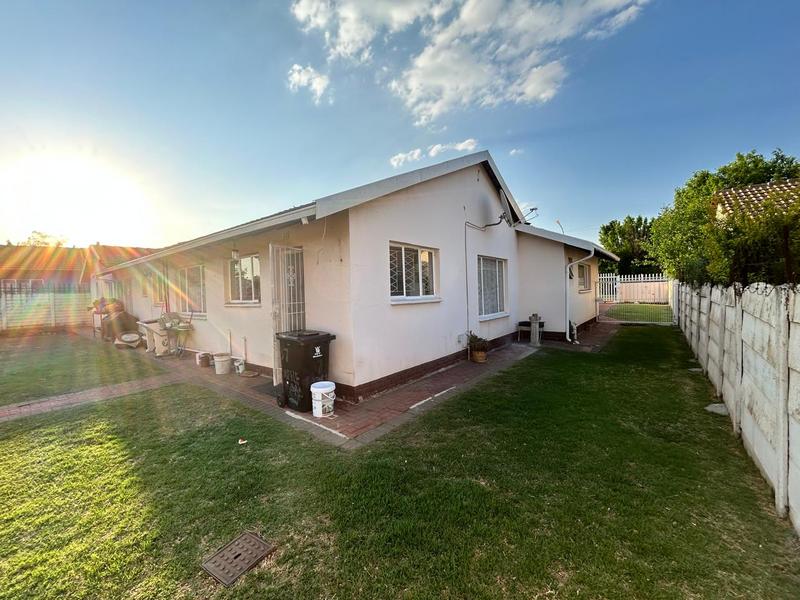 3 Bedroom Property for Sale in Bakerton Gauteng