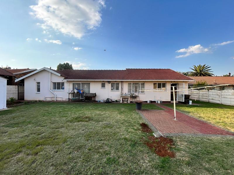 3 Bedroom Property for Sale in Bakerton Gauteng
