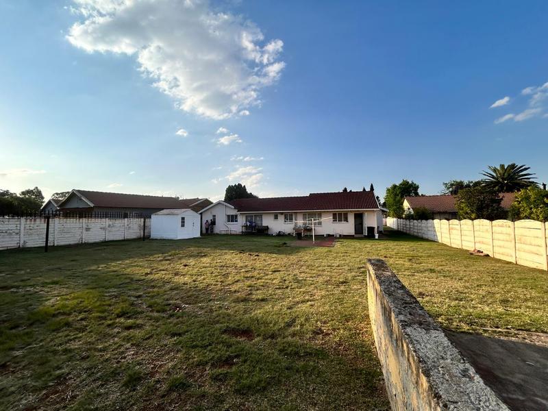 3 Bedroom Property for Sale in Bakerton Gauteng