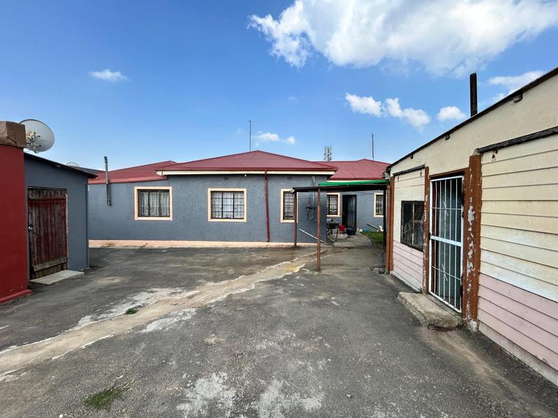 8 Bedroom Property for Sale in Springs Gauteng