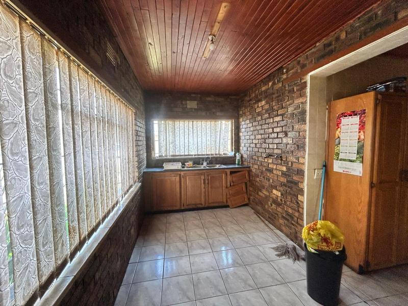 4 Bedroom Property for Sale in Strubenvale Gauteng