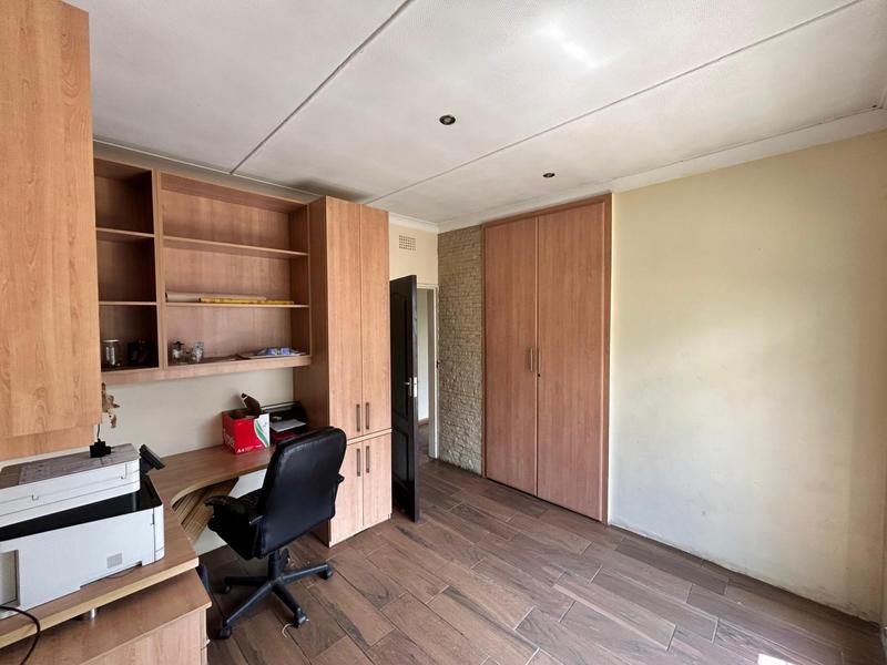 4 Bedroom Property for Sale in Strubenvale Gauteng