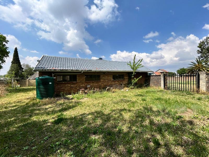 4 Bedroom Property for Sale in Strubenvale Gauteng