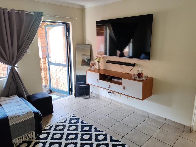 2 Bedroom Property for Sale in Johannesburg Gauteng