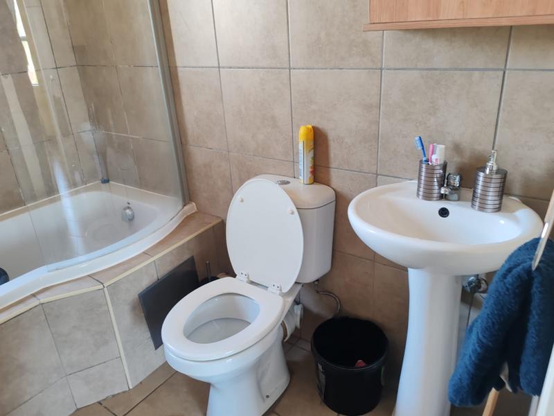 2 Bedroom Property for Sale in Johannesburg Gauteng