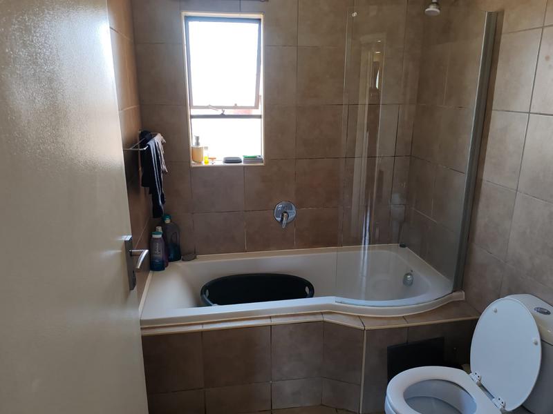 2 Bedroom Property for Sale in Johannesburg Gauteng