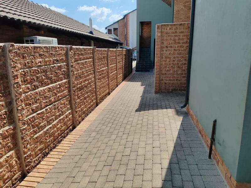 2 Bedroom Property for Sale in Johannesburg Gauteng
