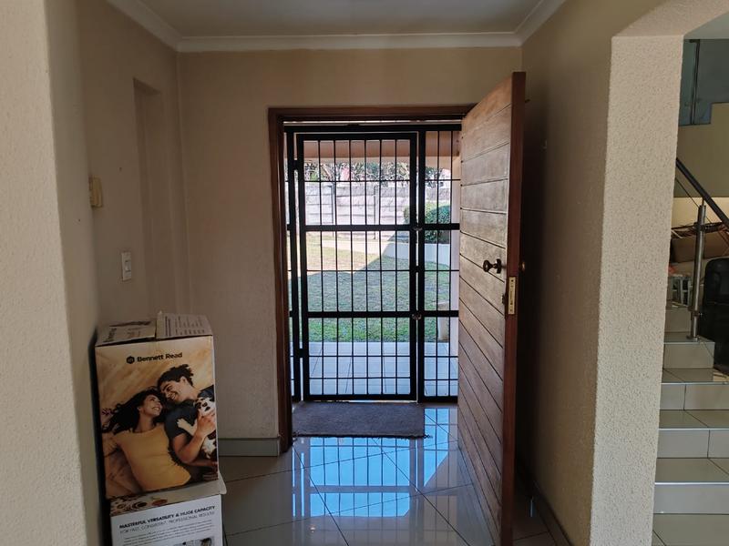4 Bedroom Property for Sale in Bloubosrand Gauteng