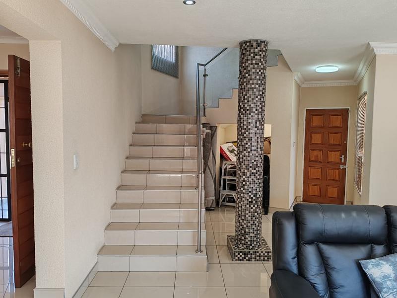4 Bedroom Property for Sale in Bloubosrand Gauteng