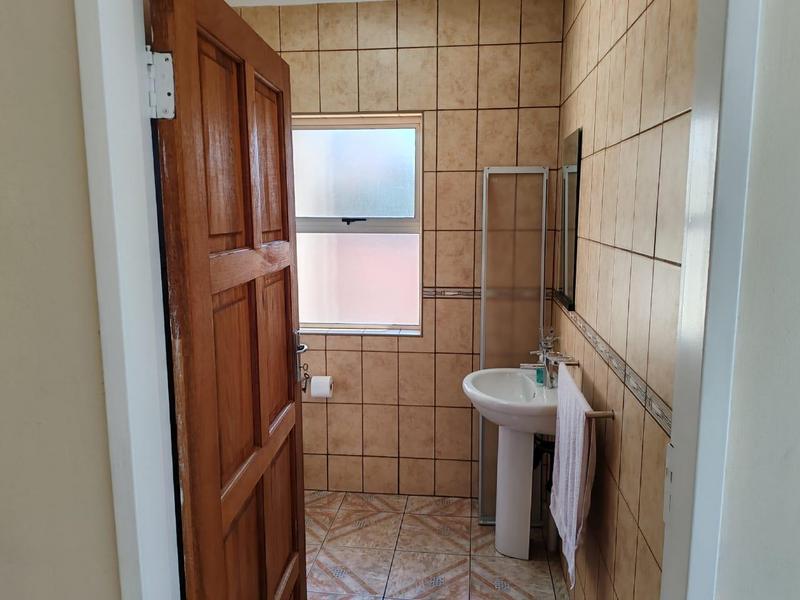 4 Bedroom Property for Sale in Bloubosrand Gauteng