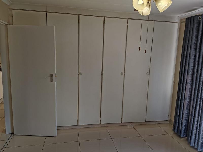 4 Bedroom Property for Sale in Bloubosrand Gauteng
