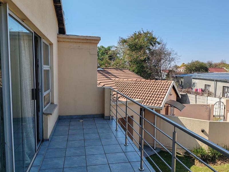 4 Bedroom Property for Sale in Bloubosrand Gauteng