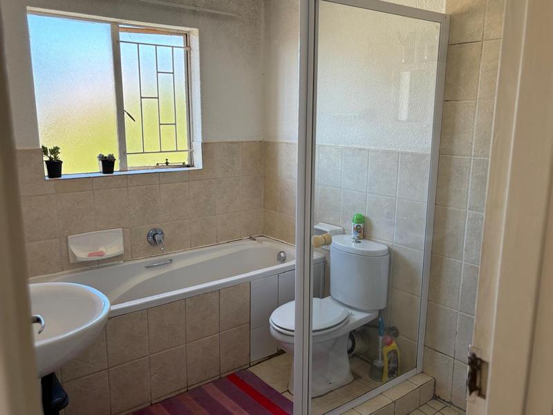 2 Bedroom Property for Sale in Groblerpark Gauteng