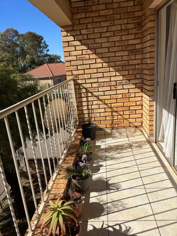 2 Bedroom Property for Sale in Groblerpark Gauteng