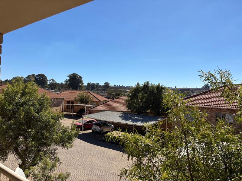 2 Bedroom Property for Sale in Groblerpark Gauteng
