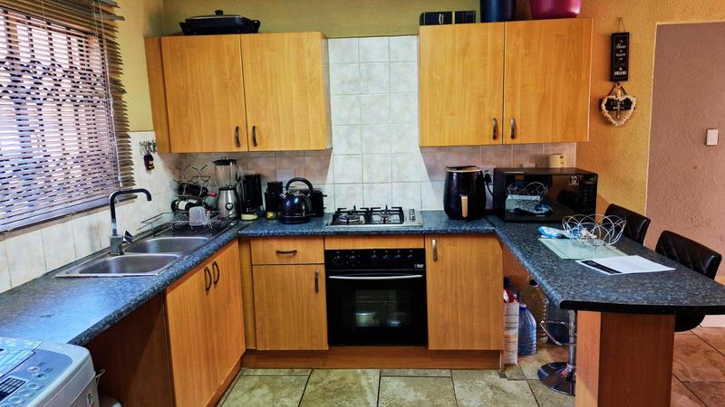 2 Bedroom Property for Sale in Groblerpark Gauteng